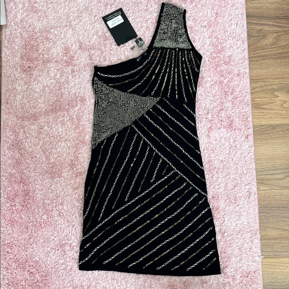 Elegant Black and Gold One-Shoulder Dress